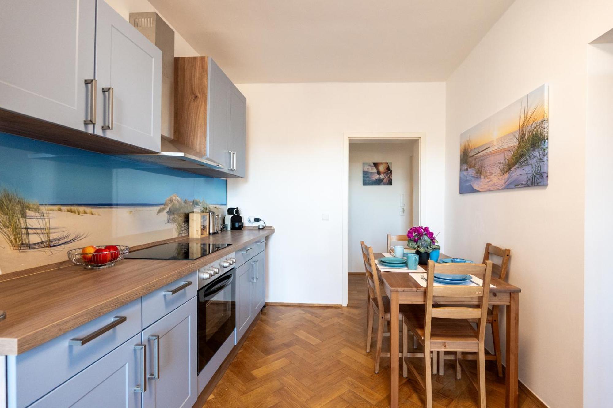Doppelhaus- Villa Leipzig Schleussig , Moderner Altbau Apartment Dachetage Mit 2 Schlafzimmern Und Separatem Zusatzzimmer , Parkplatz - Balkon - Kamin - Eicheparkett - Arbeitsplatz Exteriör bild